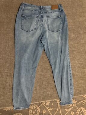 Judy Blue Relaxed Light Blue Boyfriend Jeans